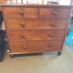 Early victorian mahogany chest of drawers.